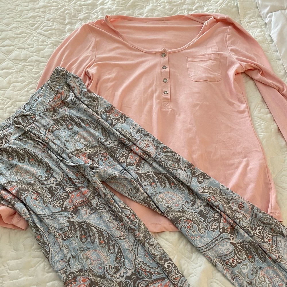 Matching pajamas: Peach top & paisley long pants